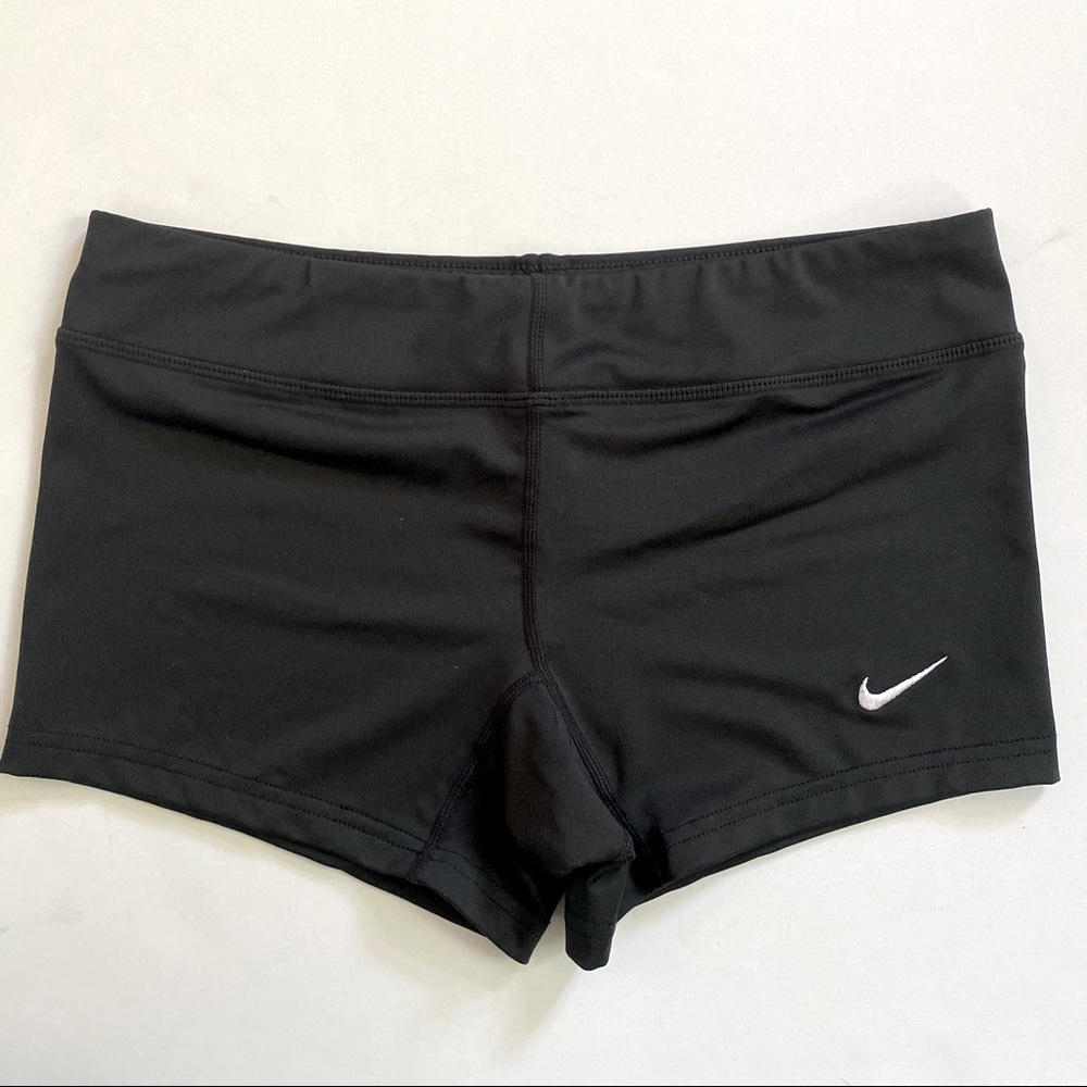 Nike performance volleyball shorts size Small